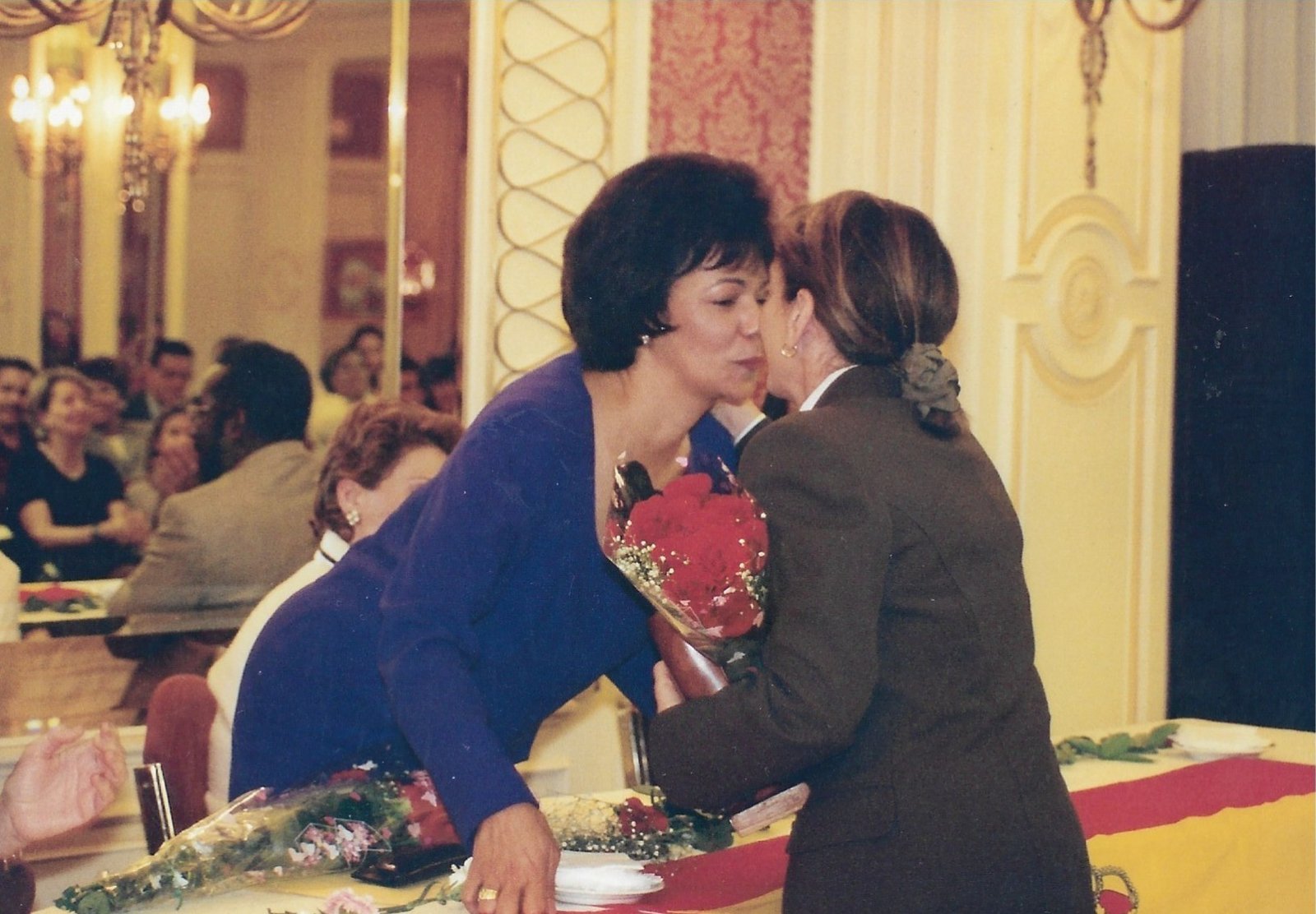 Entrega de premios a la ministra de Trabajo Cristina Alberdi 1996